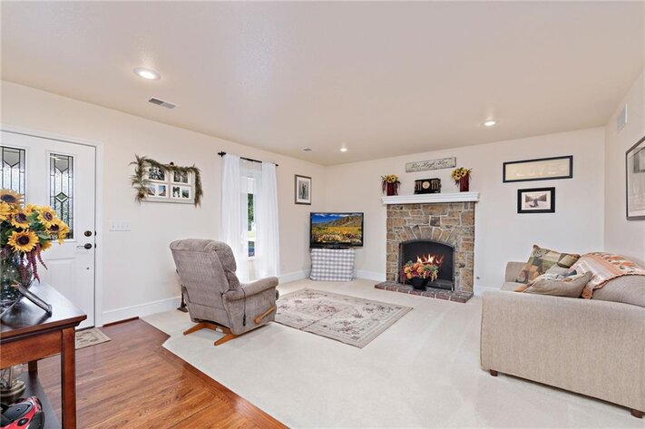 Image for 1918 Happy Hollow Rd - Napoleon, MO