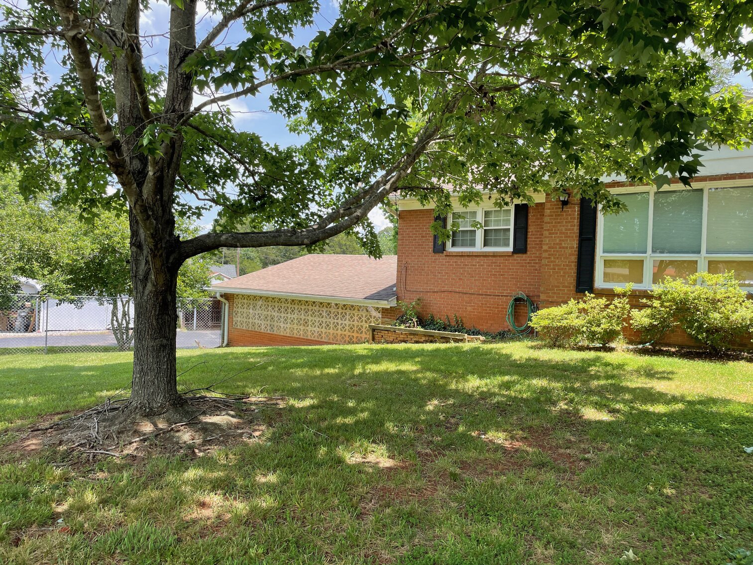 Rockwell One Level on Basement Selling ABSOLUTE