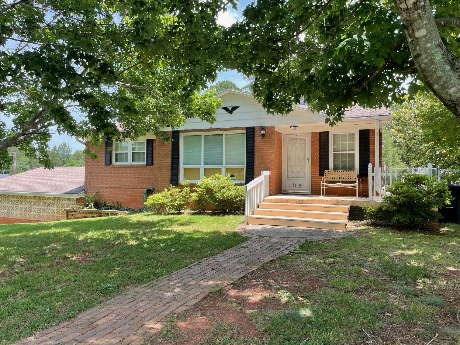 Rockwell One Level on Basement Selling ABSOLUTE