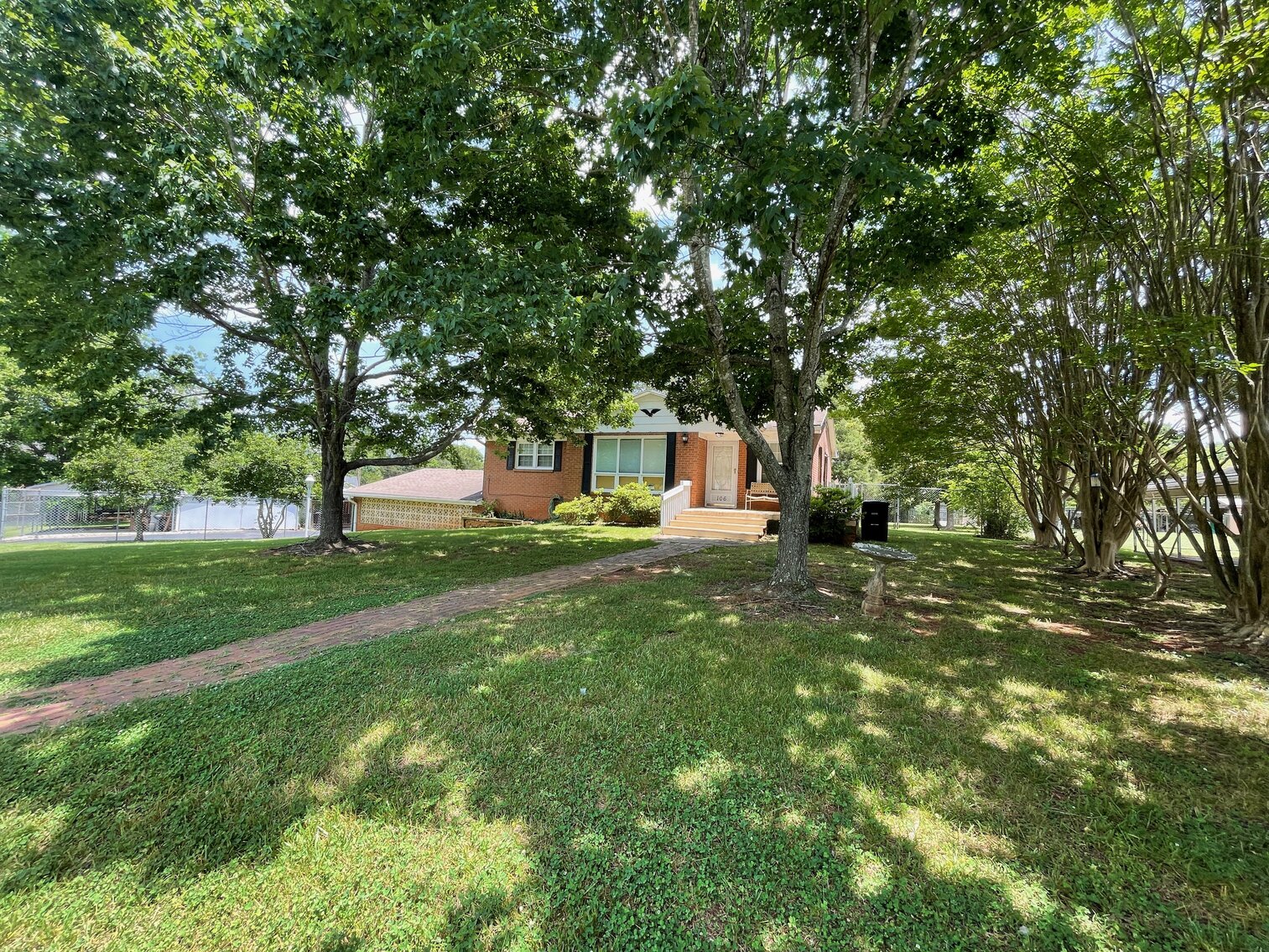 Rockwell One Level on Basement Selling ABSOLUTE