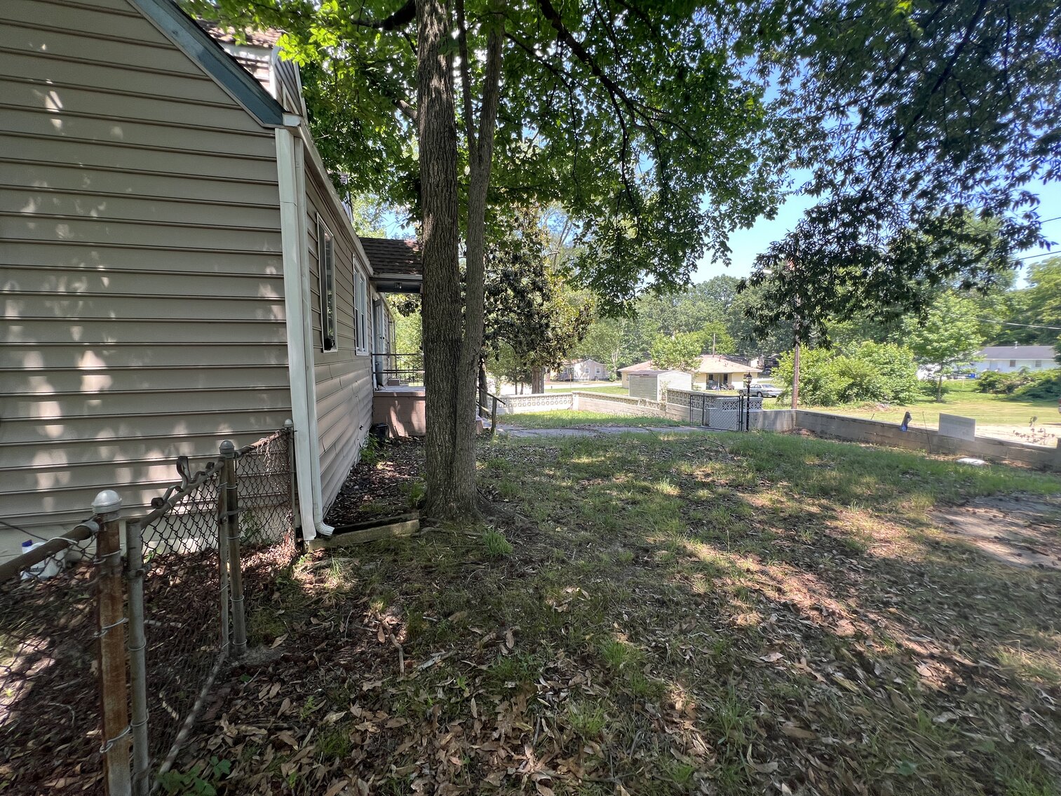 Image for Investment Opportunity.  Huge 5 Bedroom , 4 Bath  2434 Sq. Duplex with a 1481 Sq.  Unfinished Basement/ 2 car Garage