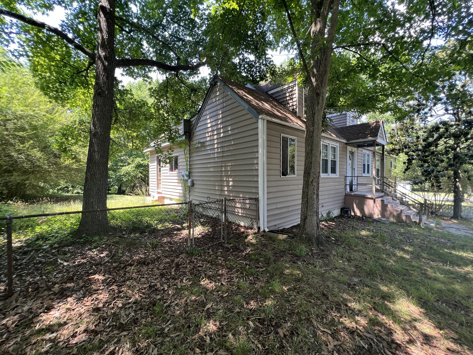 Image for Investment Opportunity.  Huge 5 Bedroom , 4 Bath  2434 Sq. Duplex with a 1481 Sq.  Unfinished Basement/ 2 car Garage