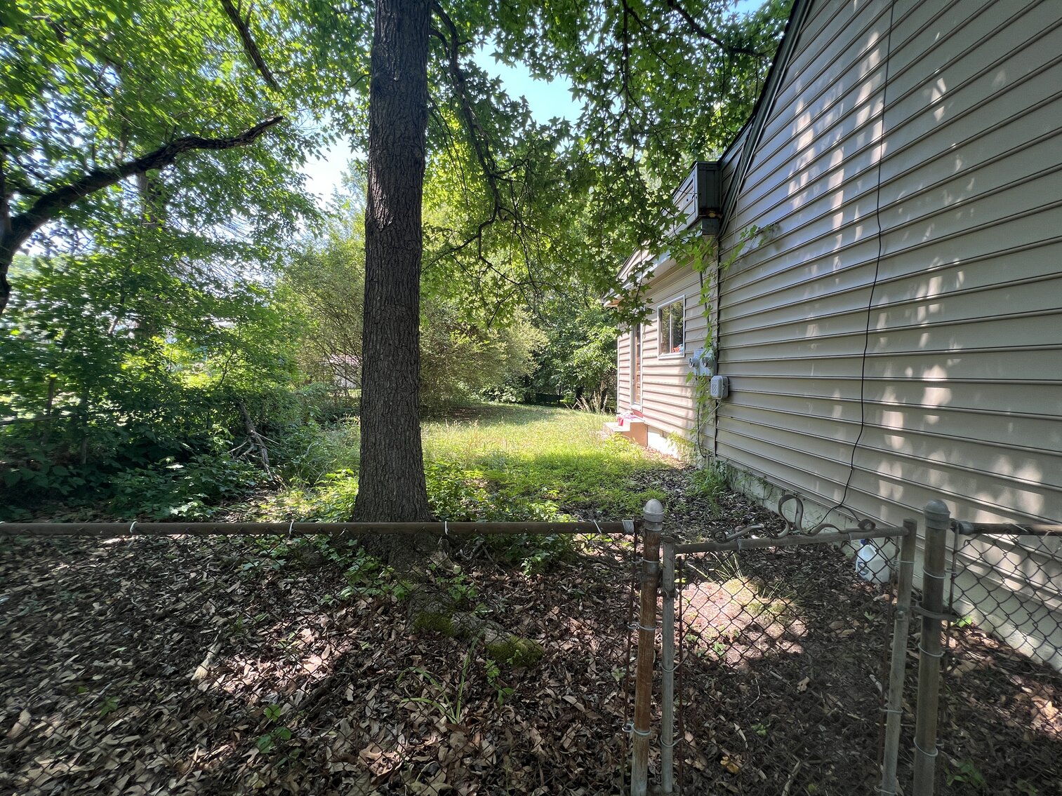 Image for Investment Opportunity.  Huge 5 Bedroom , 4 Bath  2434 Sq. Duplex with a 1481 Sq.  Unfinished Basement/ 2 car Garage