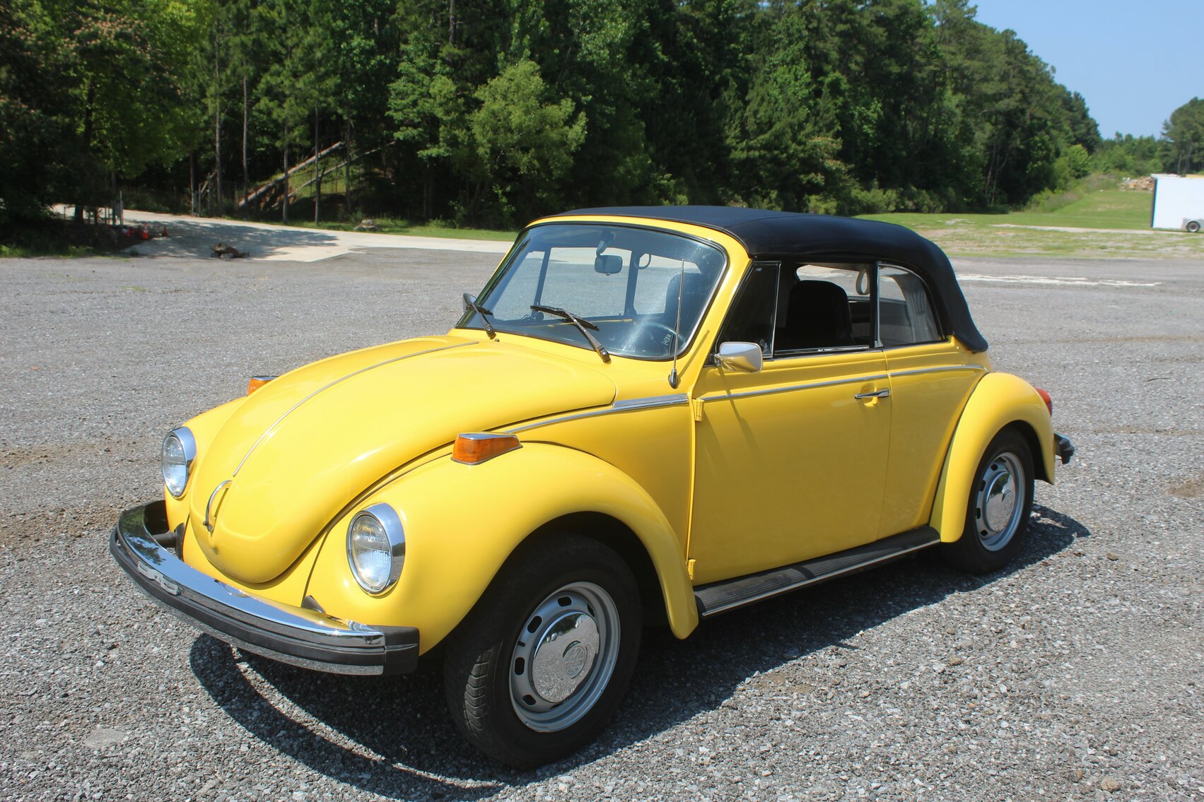 1976 VOLKSWAGEN SUPER BEETLE