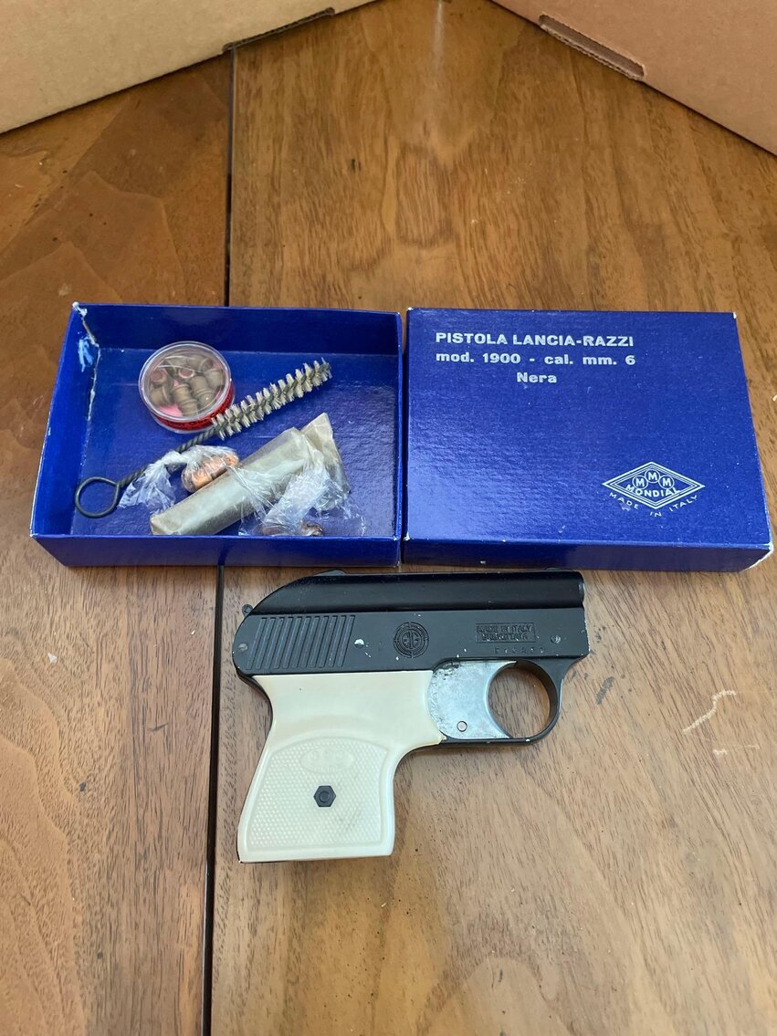 Image for Vehicle, Tools, Furniture, Paintings, Home Decor, Jewelry, Coins, Appliances, Kitchen Items (Woodhall)