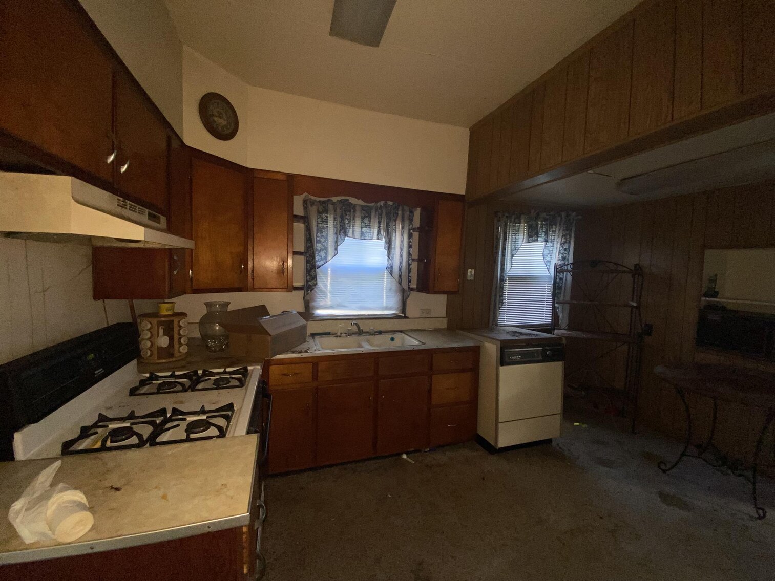 Image for SOLD $36,300 - 2 Bedroom Project Home Selling to the Highest Bidder