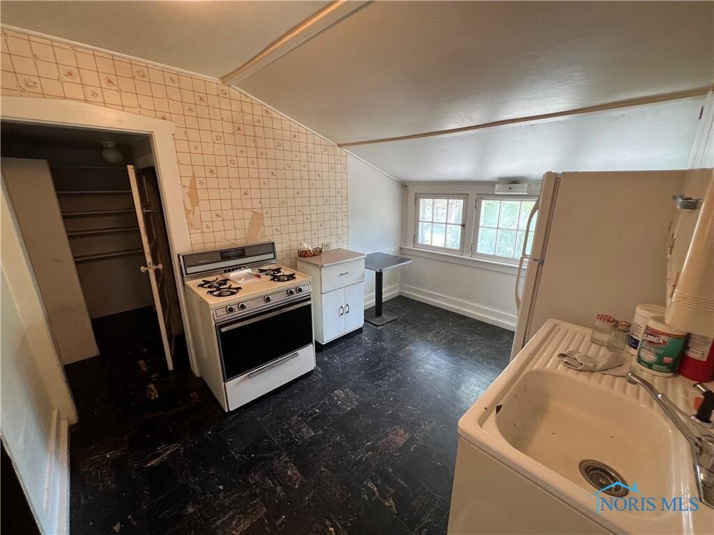 Image for MINIMUM BID AUCTION $42,000! 3943 Hoiles Ave