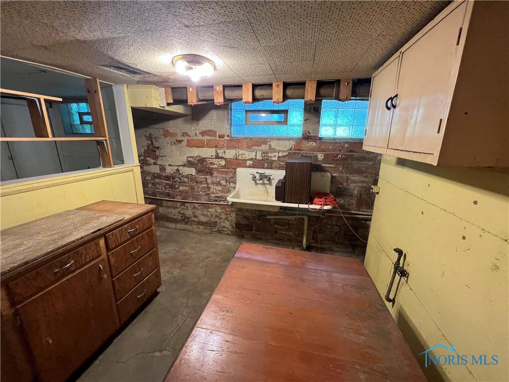 Image for MINIMUM BID AUCTION $42,000! 3943 Hoiles Ave