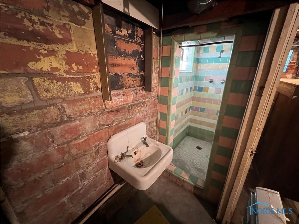 Image for MINIMUM BID AUCTION $42,000! 3943 Hoiles Ave