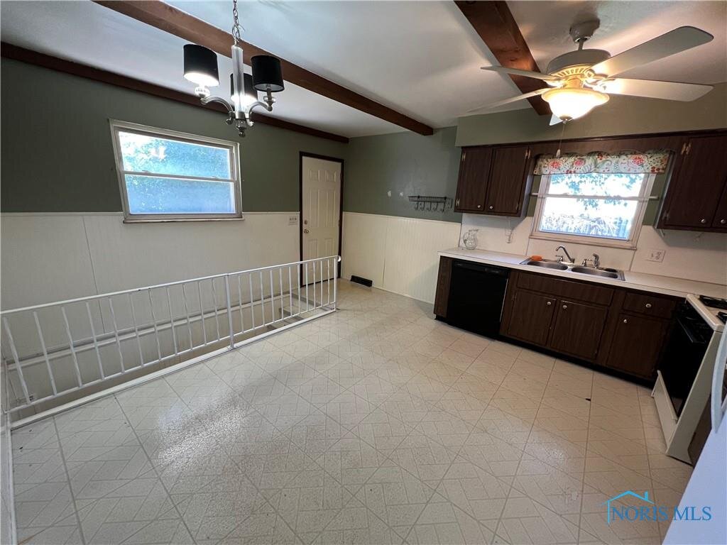 Image for MINIMUM BID AUCTION $59,000! 3953 Quinton Ave