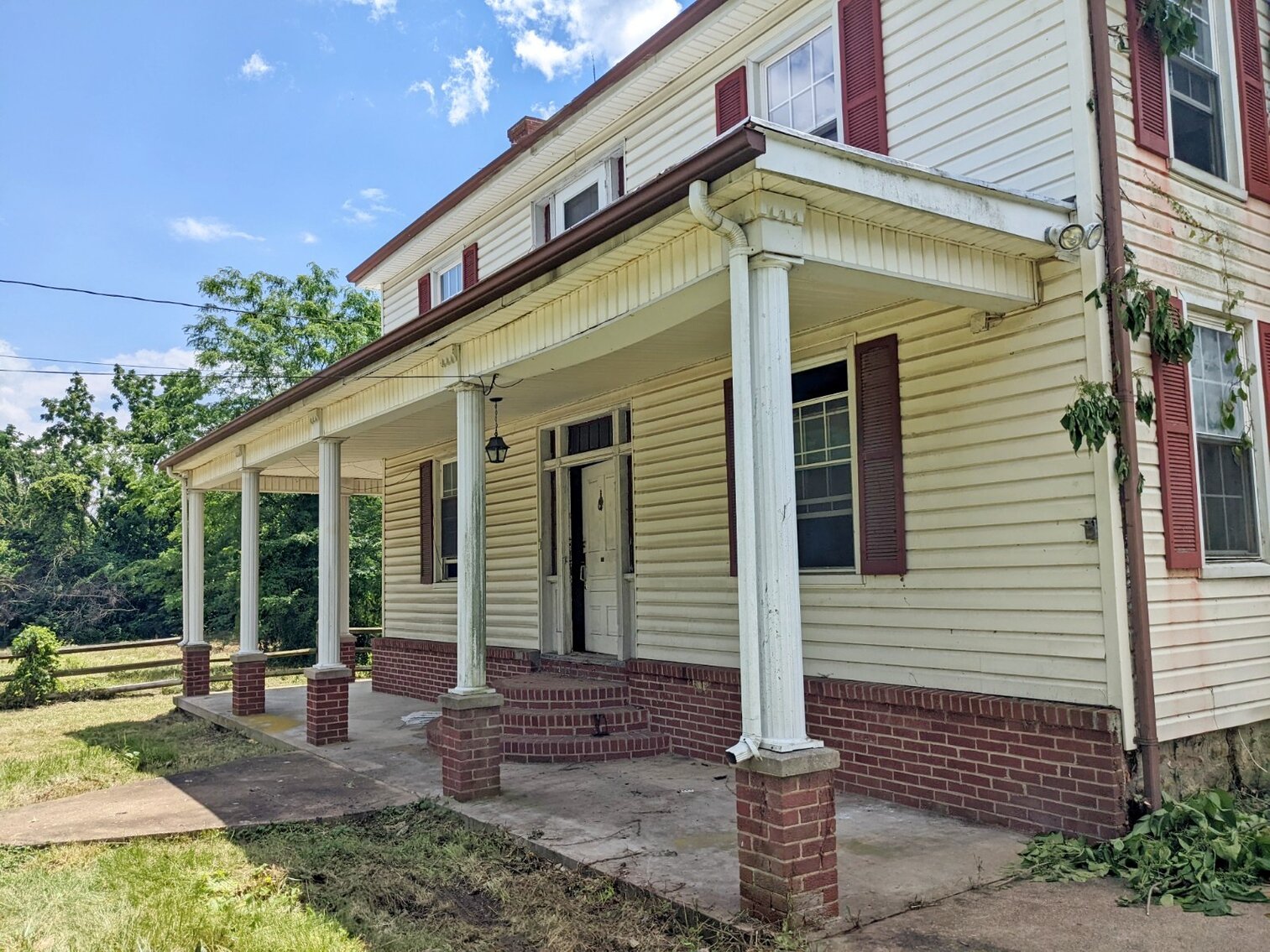Image for 5.27+/- Acres Zoned R2 With 4 Bed/2 Bath House And Large Barn In McGaheysville VA