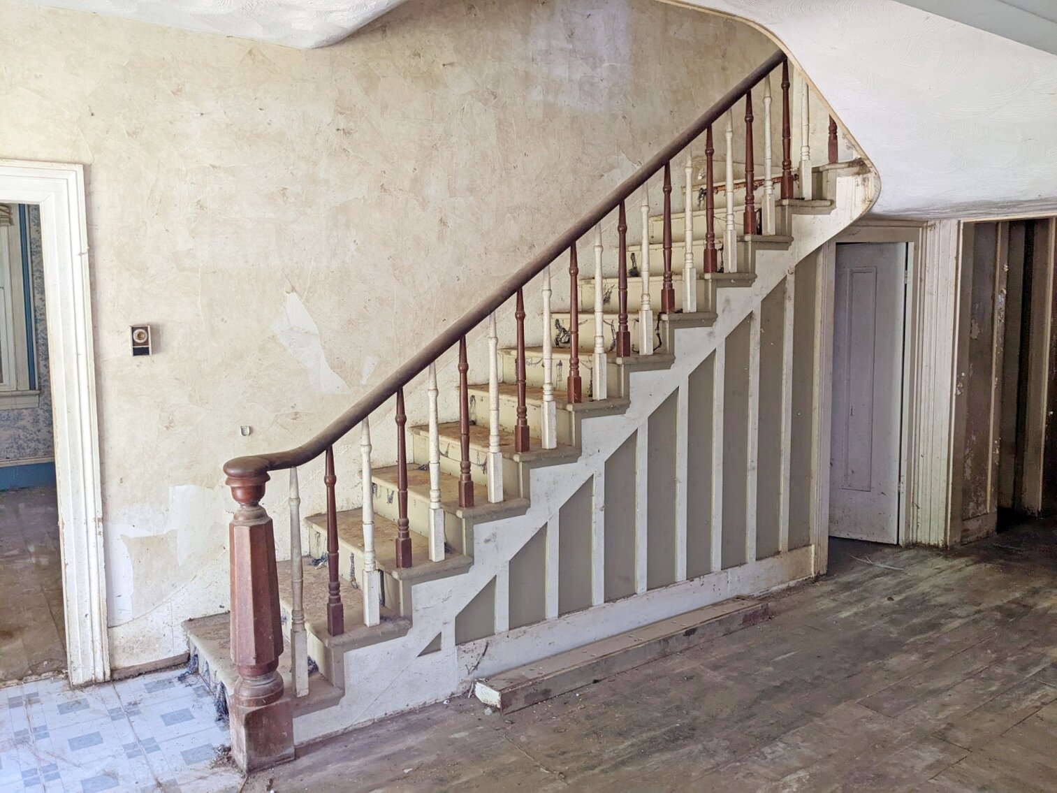 Image for 5.27+/- Acres Zoned R2 With 4 Bed/2 Bath House And Large Barn In McGaheysville VA