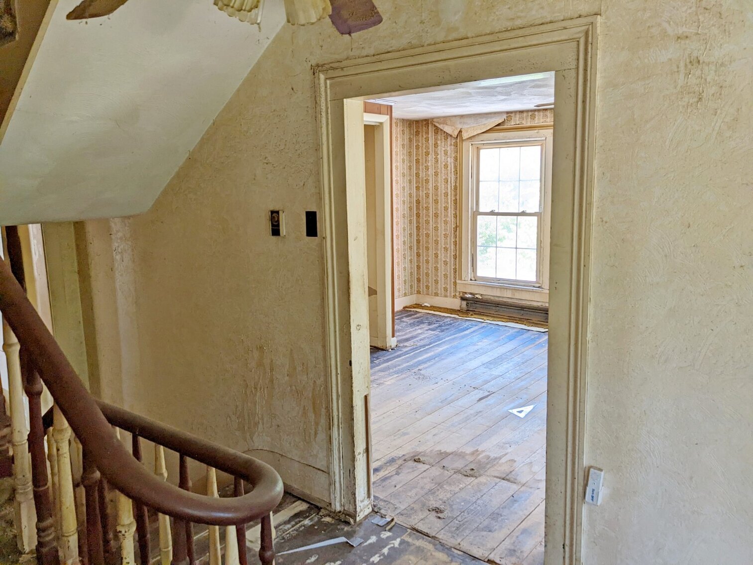 Image for 5.27+/- Acres Zoned R2 With 4 Bed/2 Bath House And Large Barn In McGaheysville VA