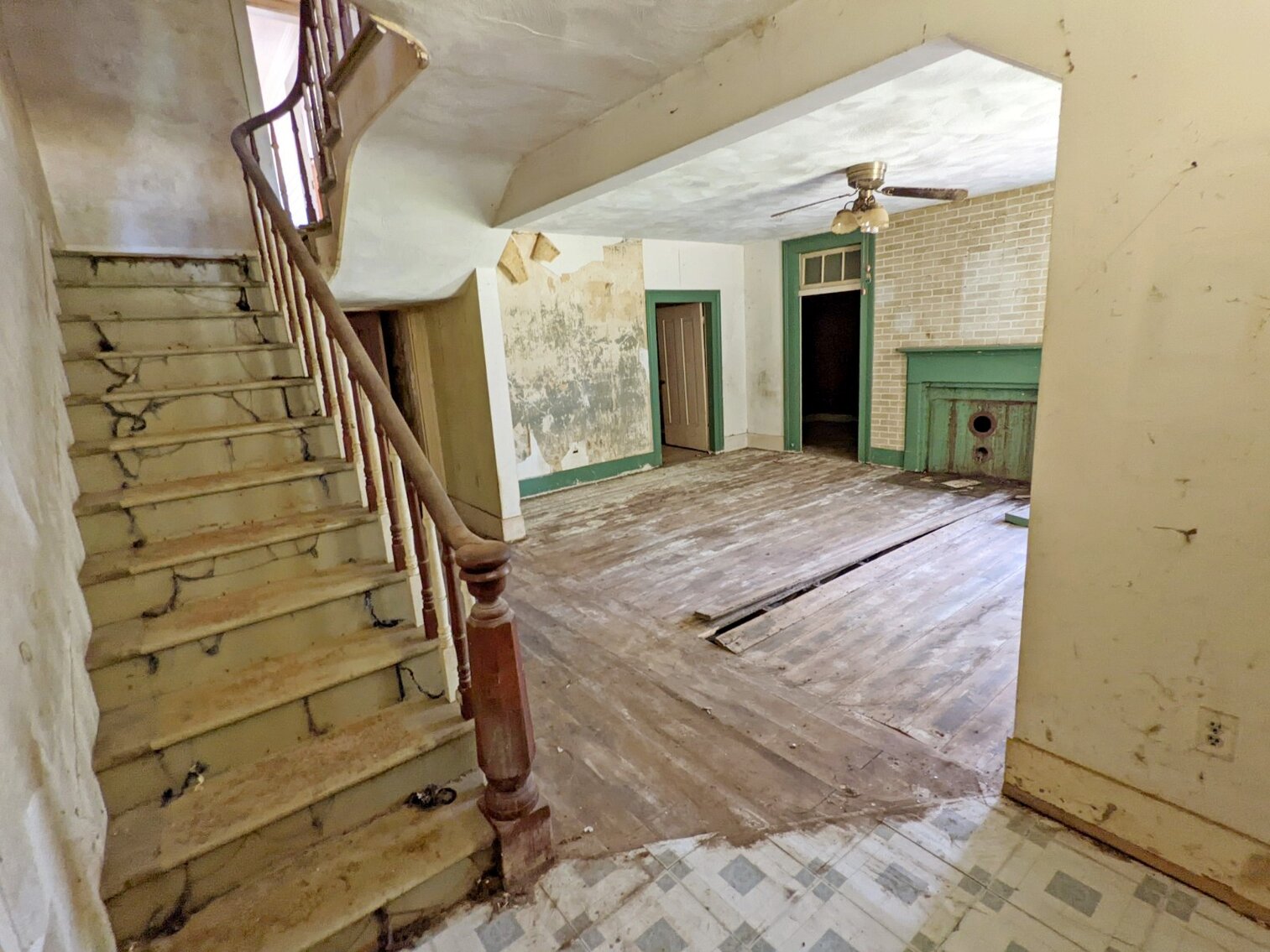 Image for 5.27+/- Acres Zoned R2 With 4 Bed/2 Bath House And Large Barn In McGaheysville VA