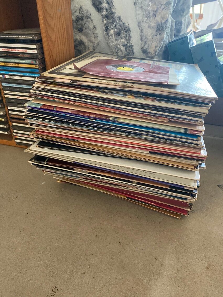 Image for Toyota Rav 4, Magnum Lawn Mower, Furniture, Home Decor, Camera's, Tools (SR 110)