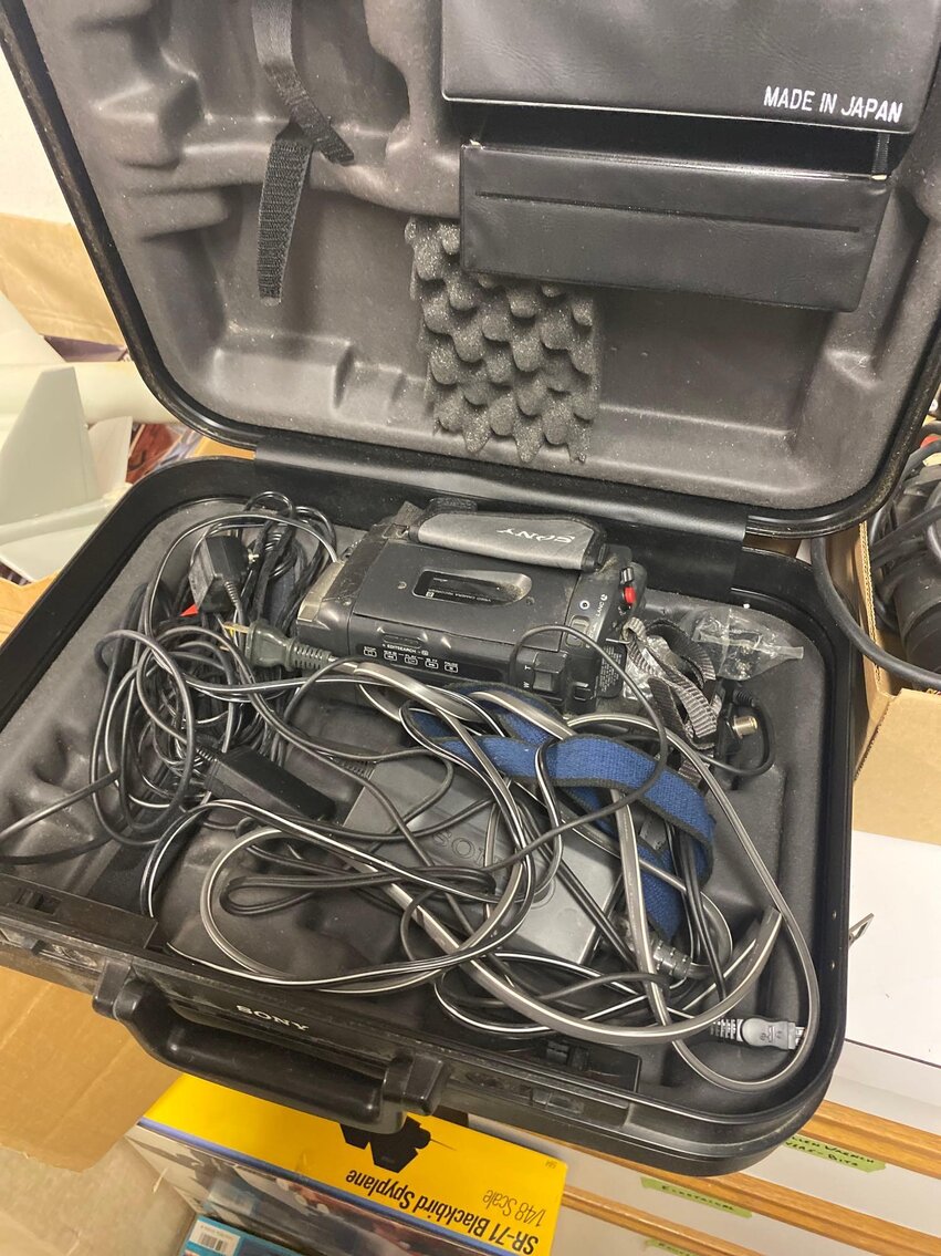 Image for Toyota Rav 4, Magnum Lawn Mower, Furniture, Home Decor, Camera's, Tools (SR 110)