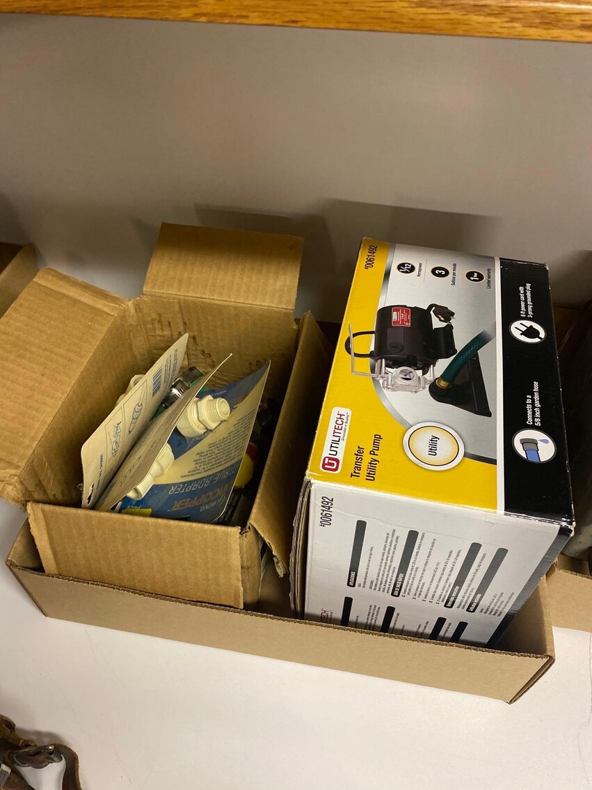 Image for Toyota Rav 4, Magnum Lawn Mower, Furniture, Home Decor, Camera's, Tools (SR 110)