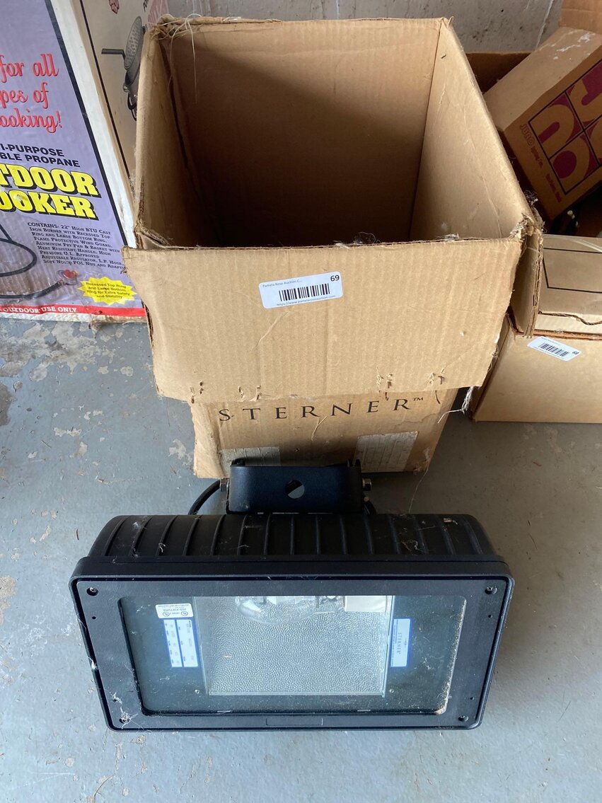 Image for Toyota Rav 4, Magnum Lawn Mower, Furniture, Home Decor, Camera's, Tools (SR 110)