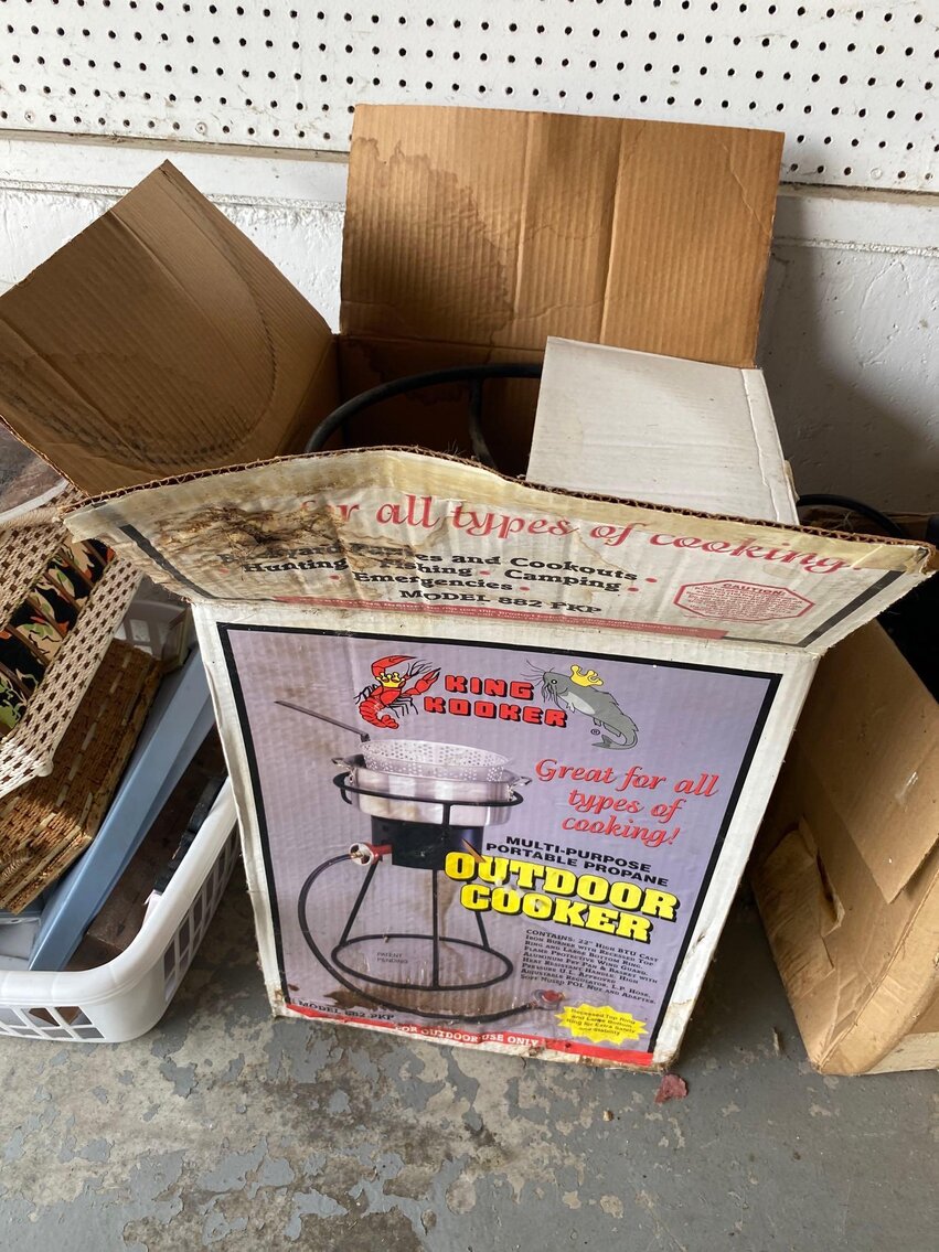 Image for Toyota Rav 4, Magnum Lawn Mower, Furniture, Home Decor, Camera's, Tools (SR 110)