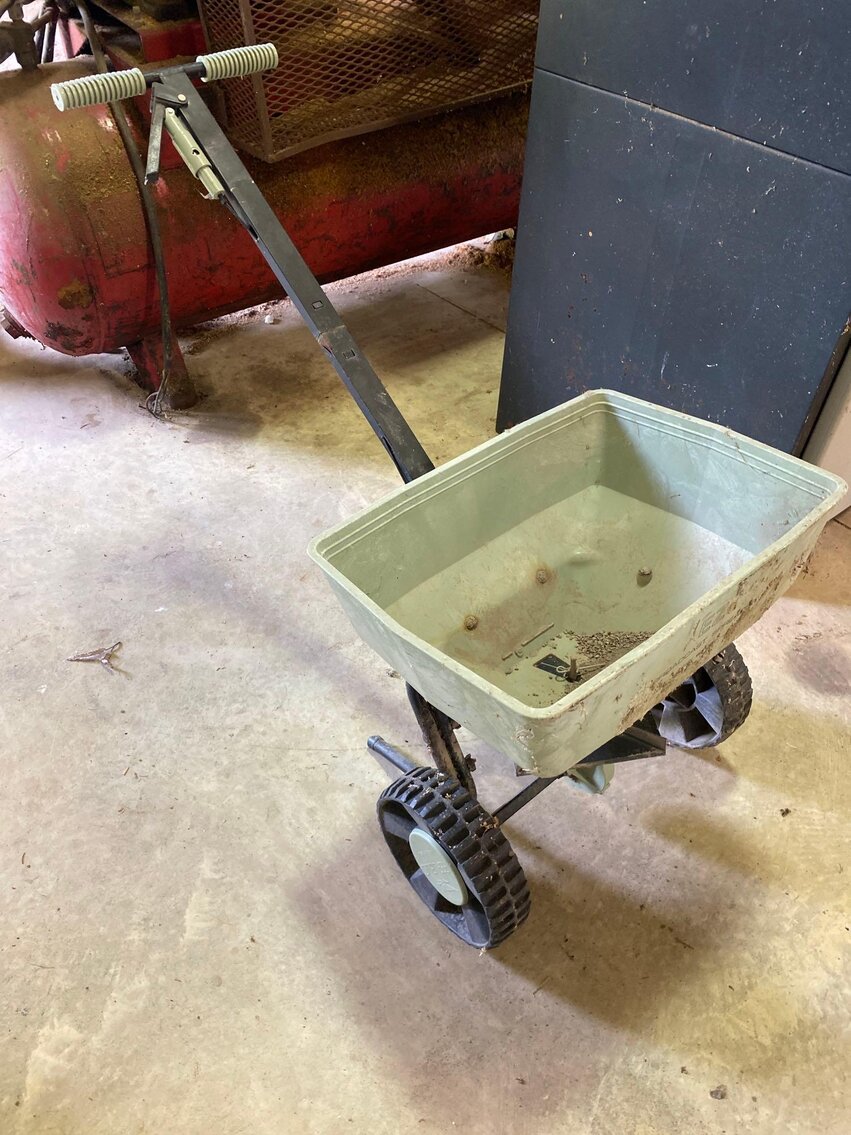 Image for Toyota Rav 4, Magnum Lawn Mower, Furniture, Home Decor, Camera's, Tools (SR 110)