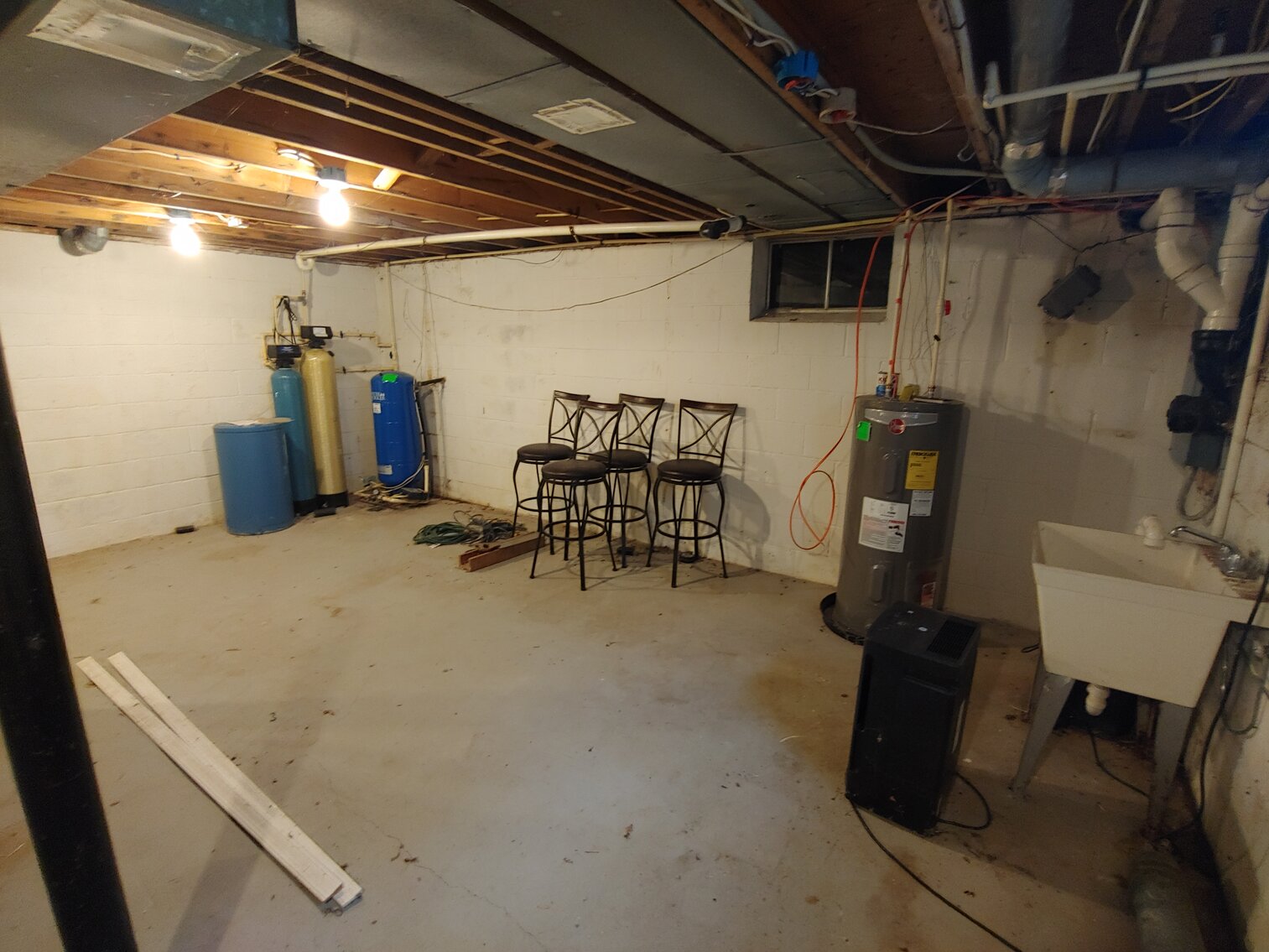 Image for SPACIOUS 2-STORY COLONIAL ON 1.63+/- ACRES 3 BR, 2.5 BA W/ 2-CAR ATTACHED GARAGE