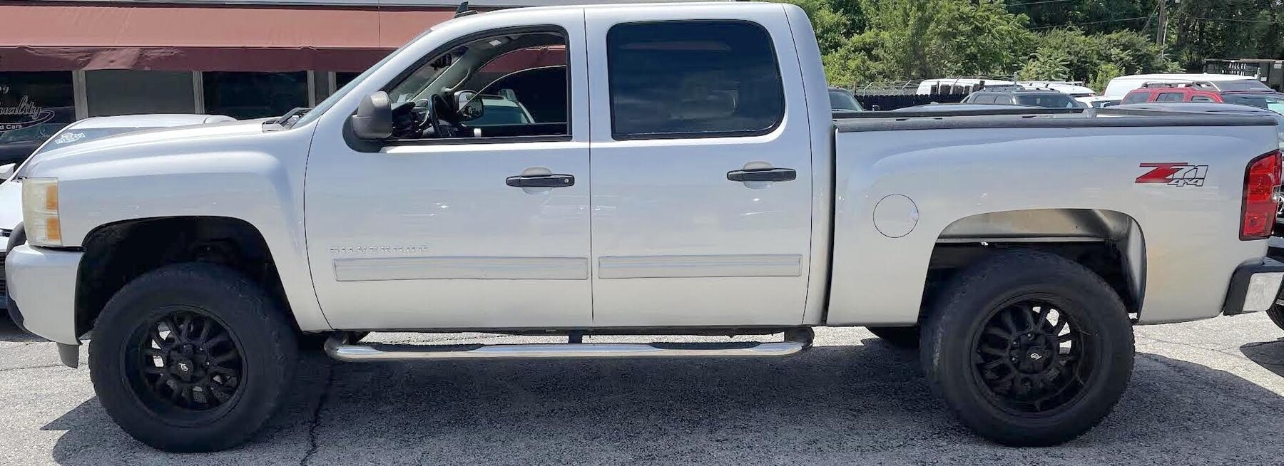 Image for LIVING ESTATE AUCTION