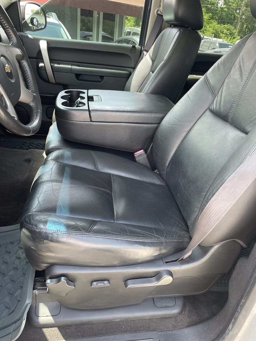 Image for LIVING ESTATE AUCTION