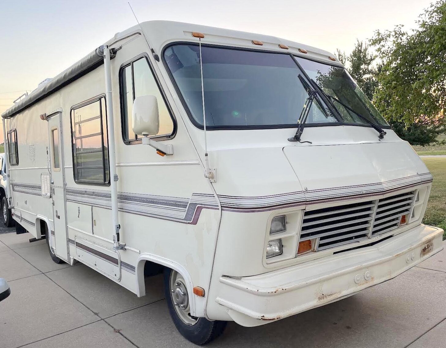 Image for LIVING ESTATE AUCTION