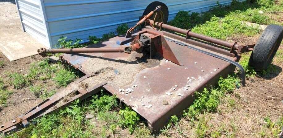 Image for LIVING ESTATE AUCTION