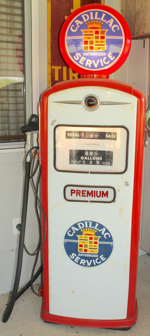 Image for LIVING ESTATE AUCTION