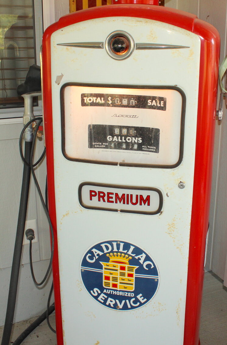 Image for LIVING ESTATE AUCTION