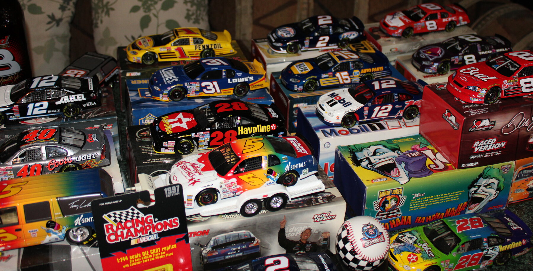 Image for LIVING ESTATE AUCTION