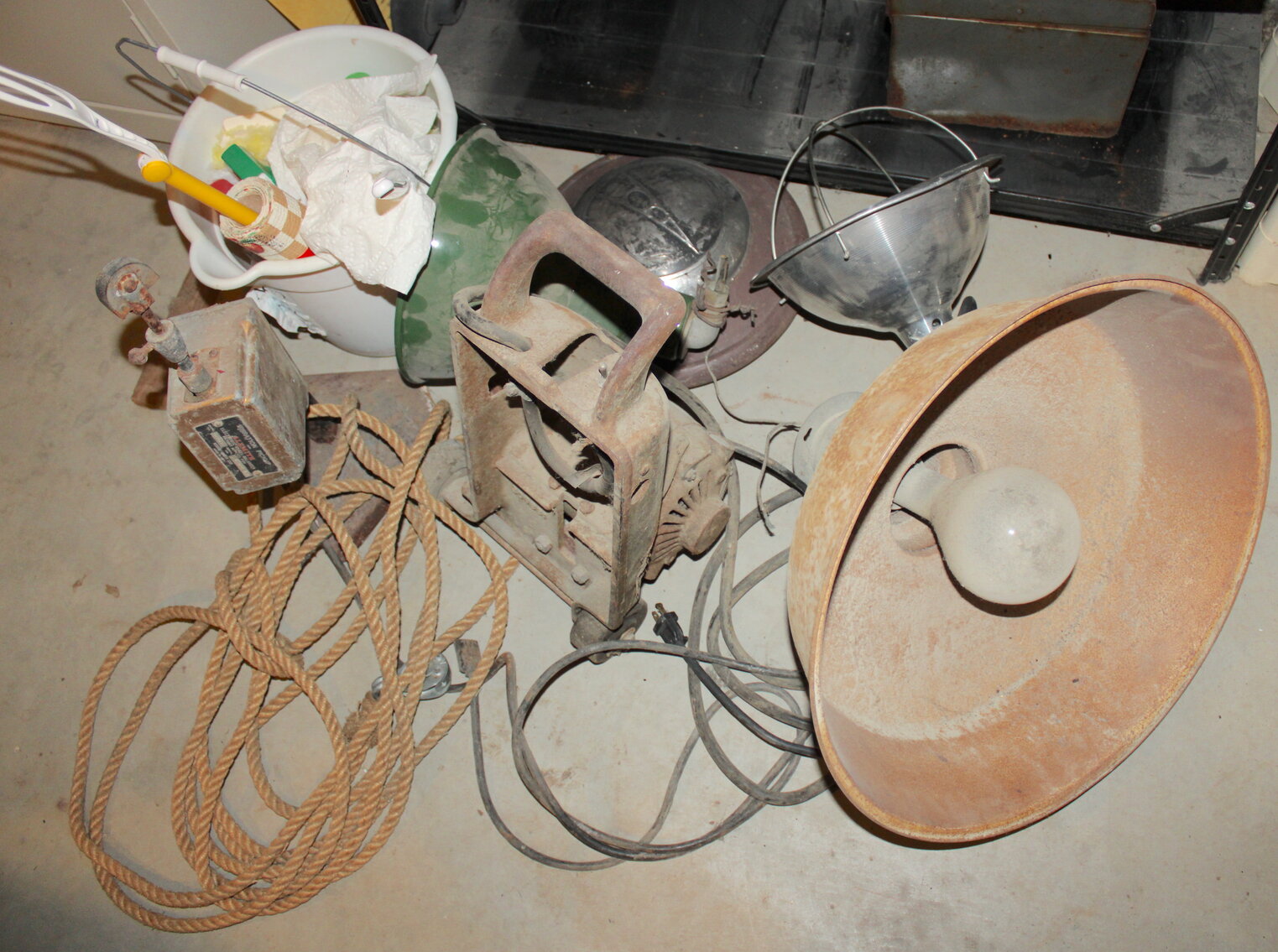 Image for LIVING ESTATE AUCTION