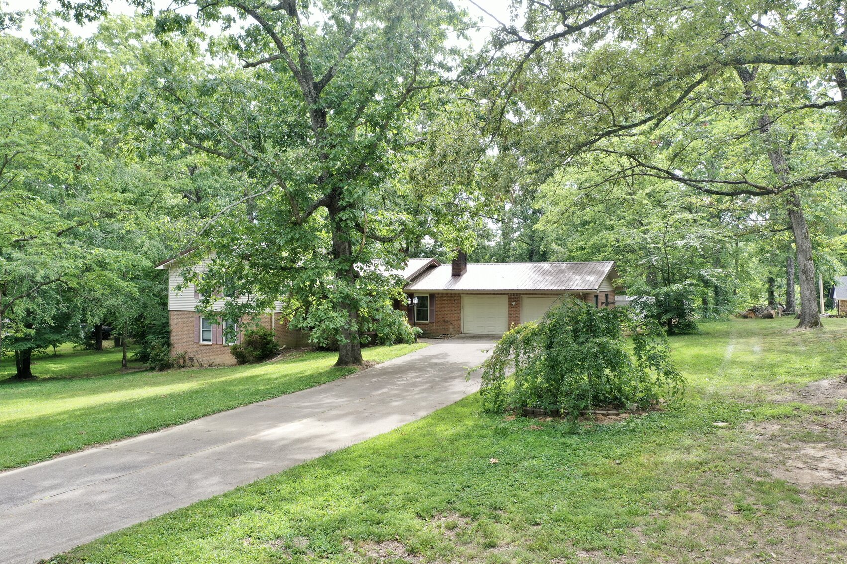 Image for 77 Deepwood Estate Auction