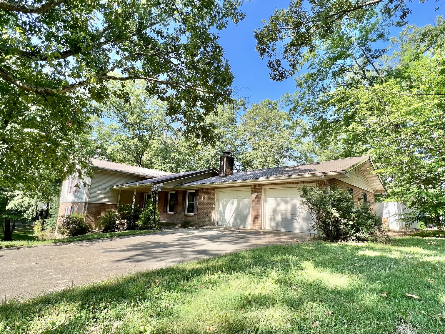 Image for 77 Deepwood Estate Auction