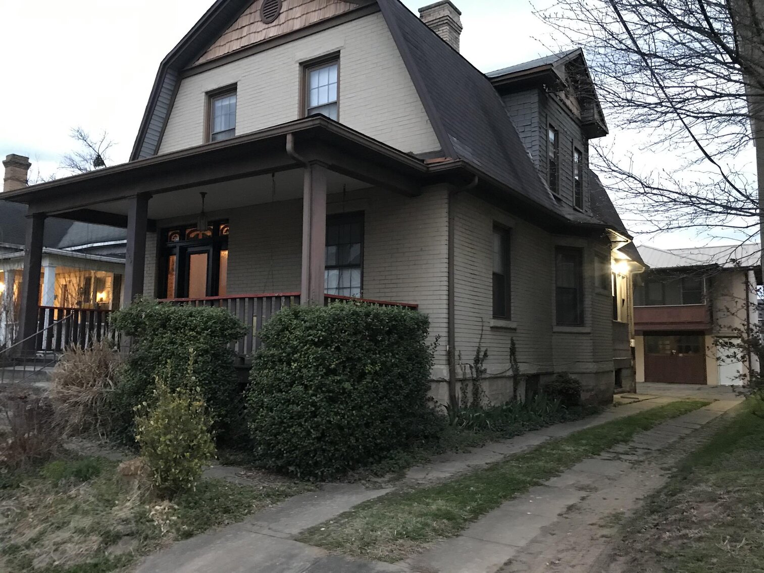 Spacious 3 Bedroom with Garage Apartment