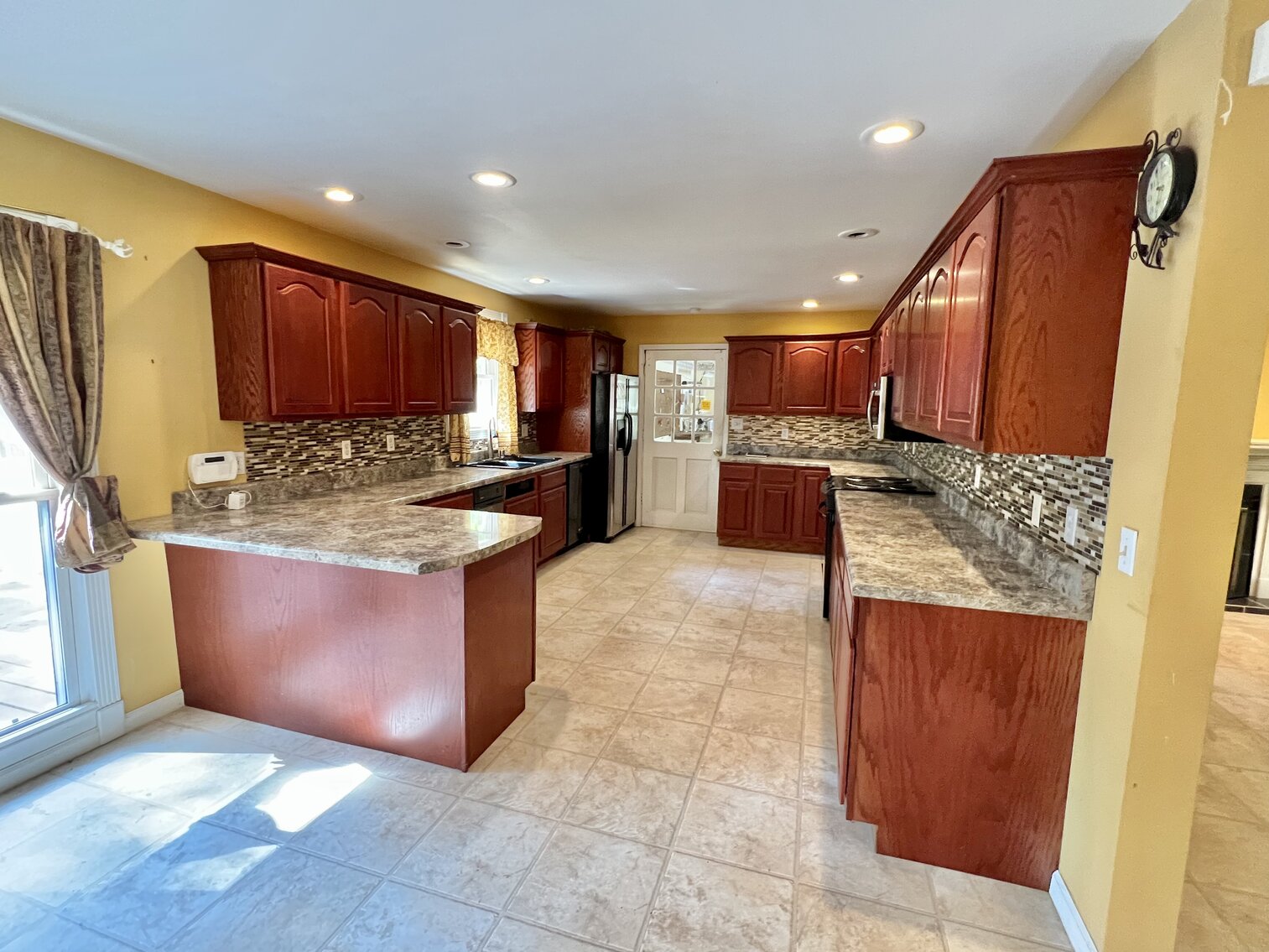 Image for 77 Deepwood Estate Auction