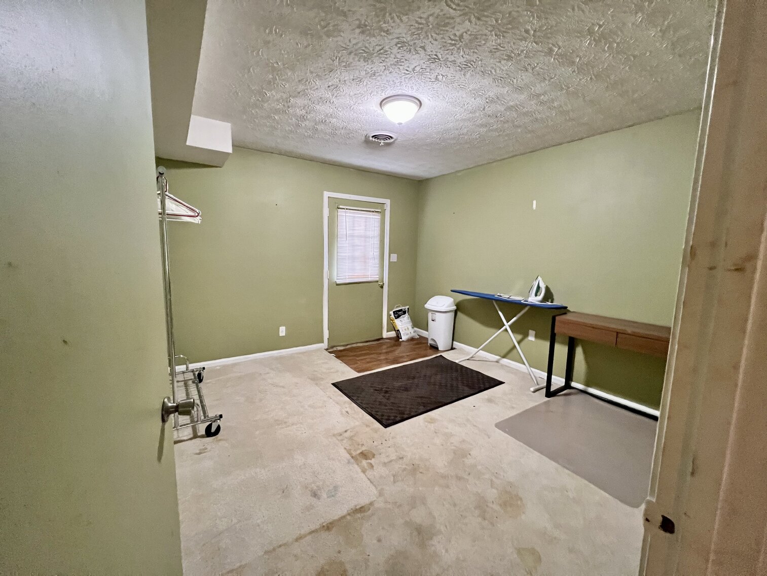 Image for 77 Deepwood Estate Auction