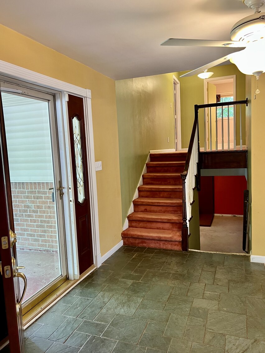 Image for 77 Deepwood Estate Auction