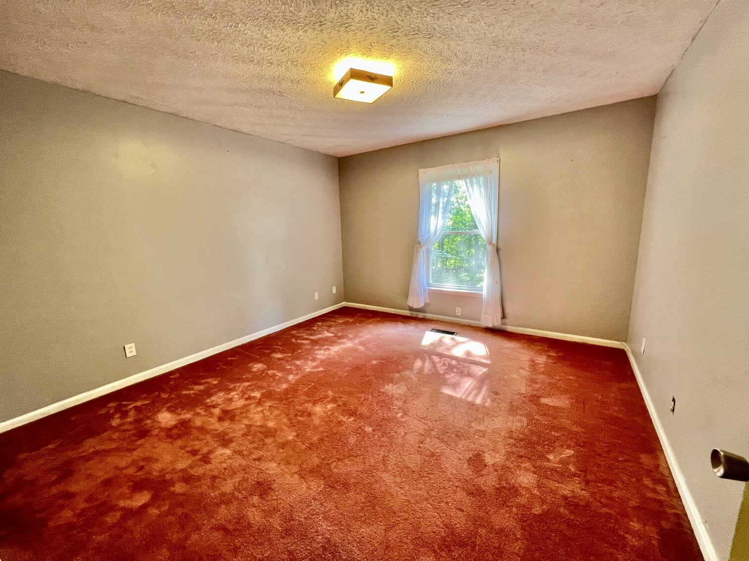 Image for 77 Deepwood Estate Auction