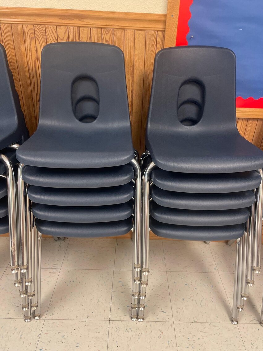 Image for 2006 Jeep Commander, Office / School Equipment and Furniture, Electronics, and Home Decor (Secor)