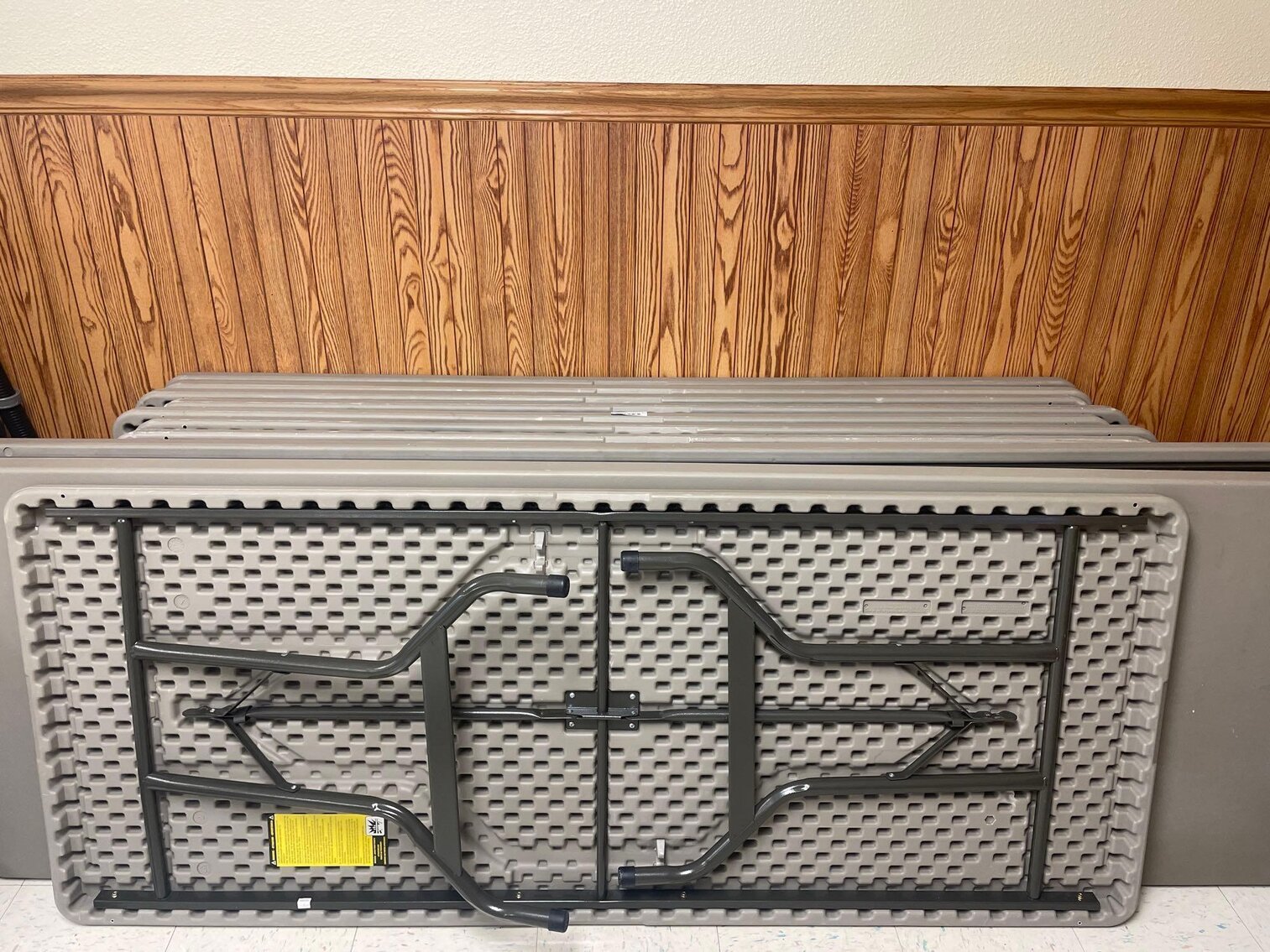 Image for 2006 Jeep Commander, Office / School Equipment and Furniture, Electronics, and Home Decor (Secor)