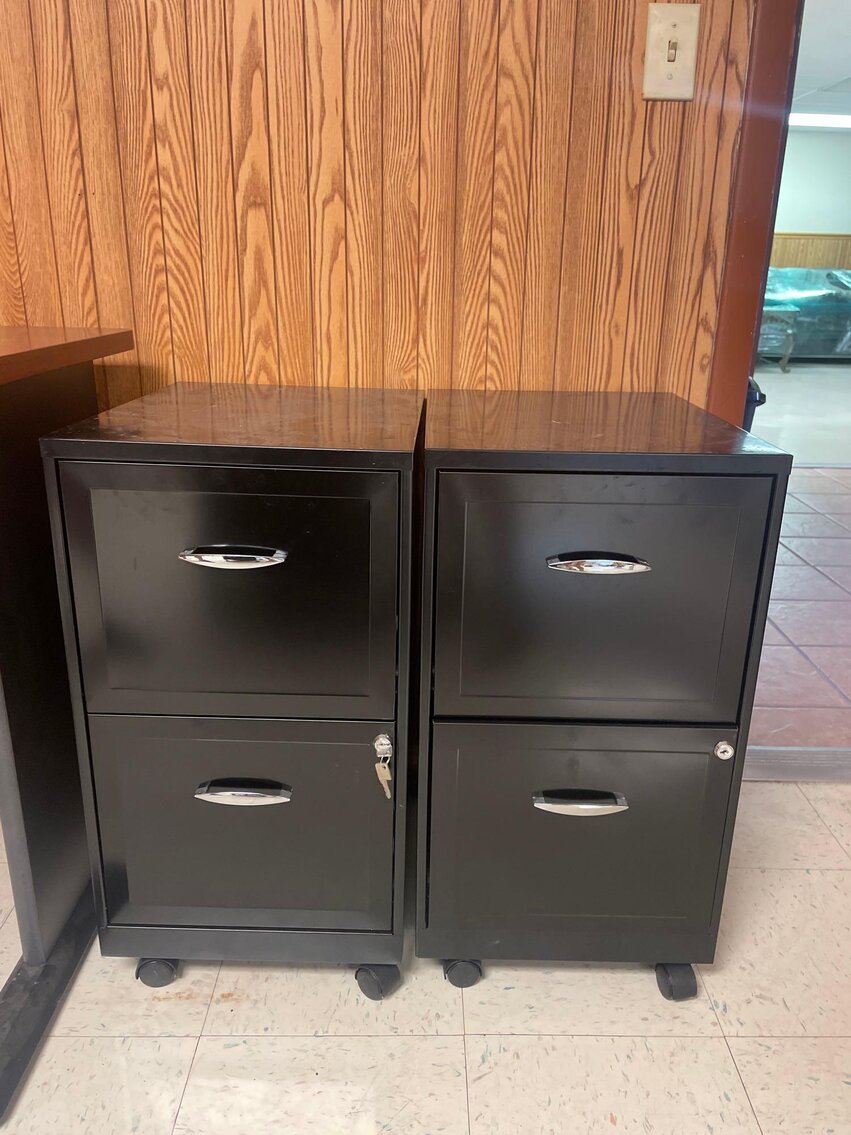 Image for 2006 Jeep Commander, Office / School Equipment and Furniture, Electronics, and Home Decor (Secor)