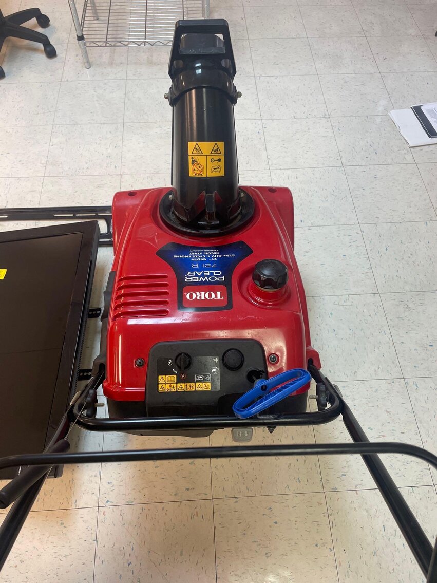 Image for 2006 Jeep Commander, Office / School Equipment and Furniture, Electronics, and Home Decor (Secor)