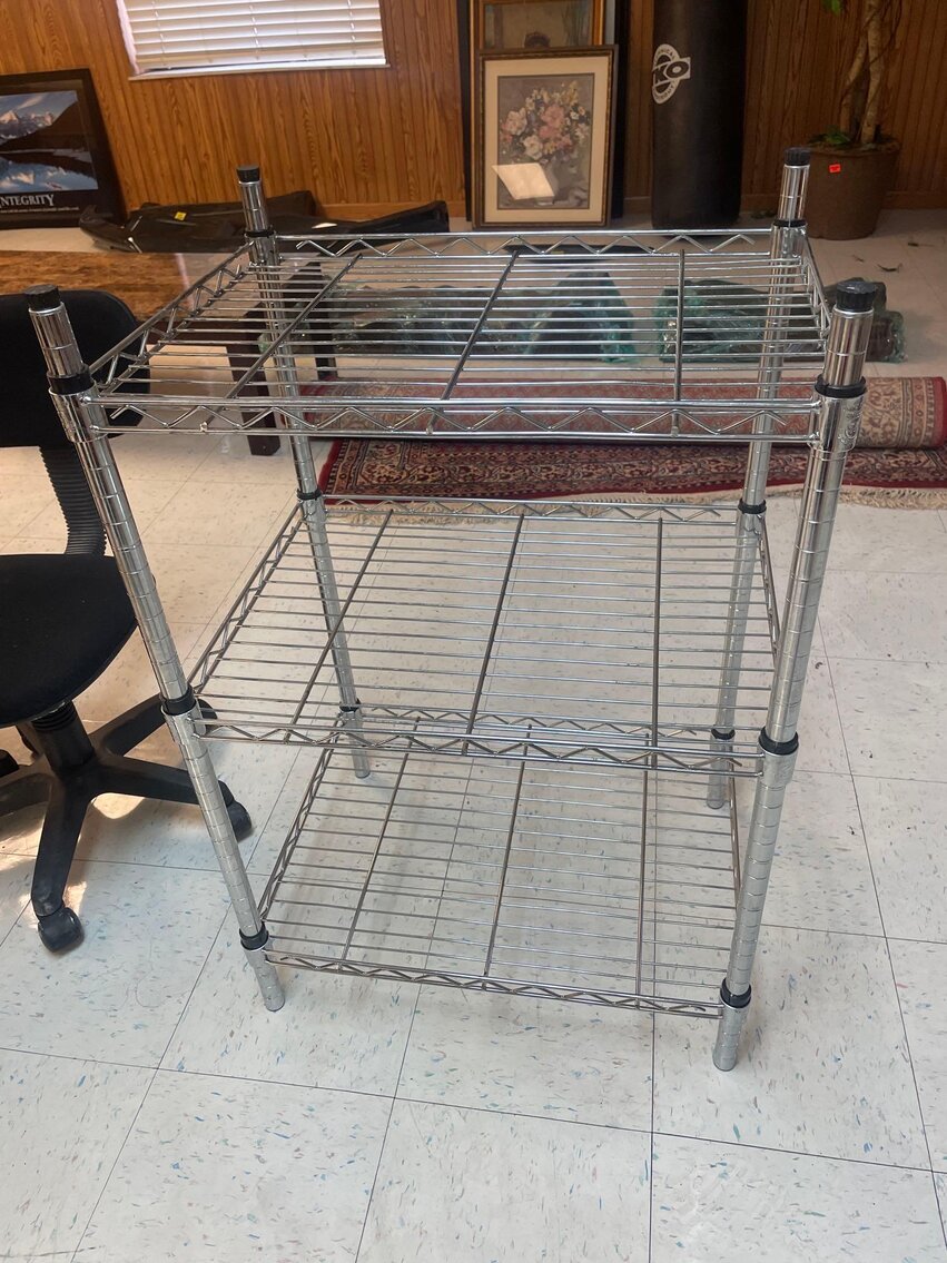 Image for 2006 Jeep Commander, Office / School Equipment and Furniture, Electronics, and Home Decor (Secor)