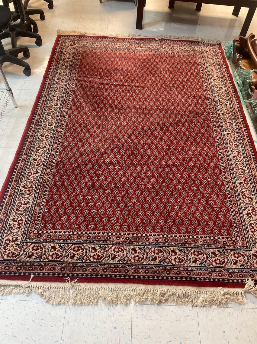 Image for 2006 Jeep Commander, Office / School Equipment and Furniture, Electronics, and Home Decor (Secor)