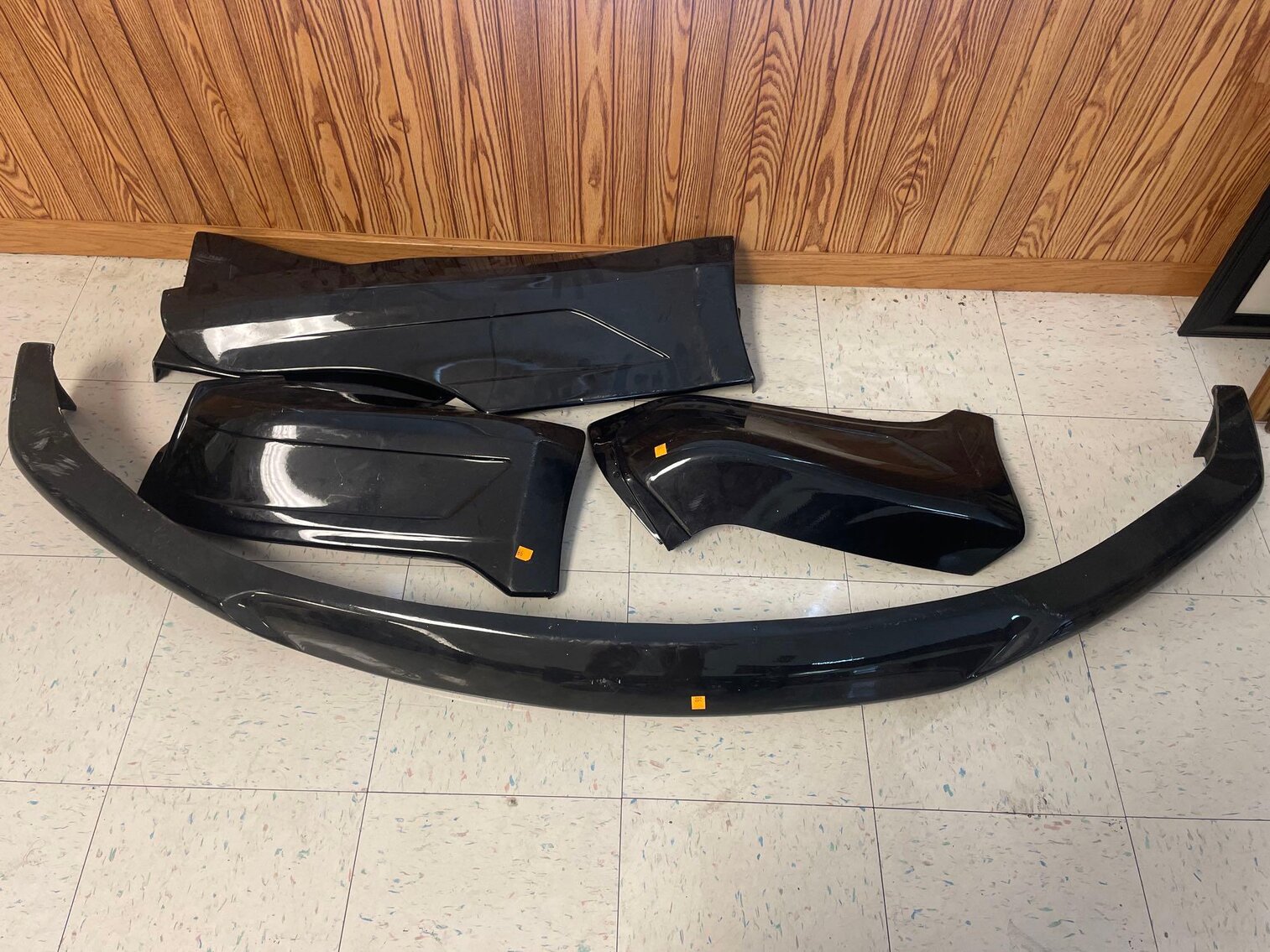 Image for 2006 Jeep Commander, Office / School Equipment and Furniture, Electronics, and Home Decor (Secor)