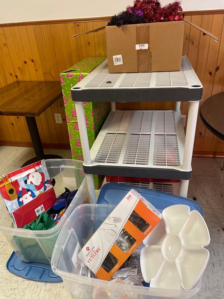 Image for 2006 Jeep Commander, Office / School Equipment and Furniture, Electronics, and Home Decor (Secor)