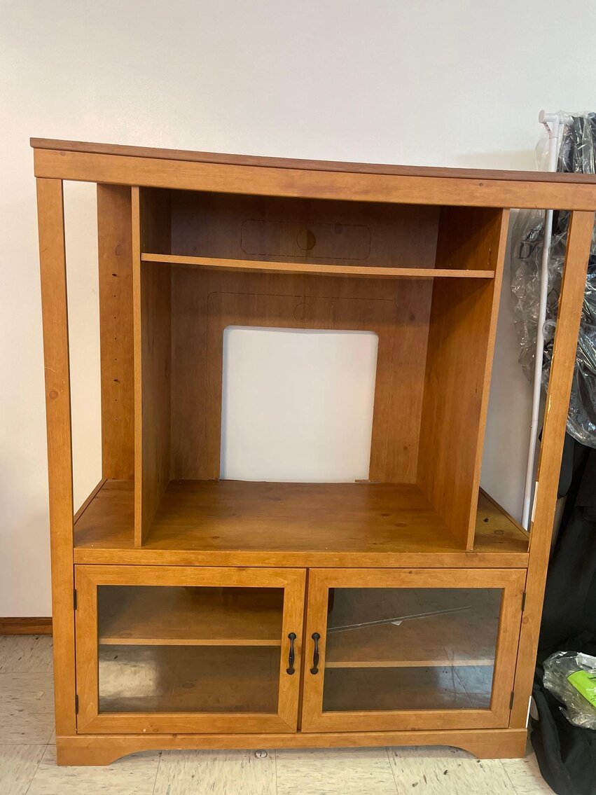 Image for 2006 Jeep Commander, Office / School Equipment and Furniture, Electronics, and Home Decor (Secor)