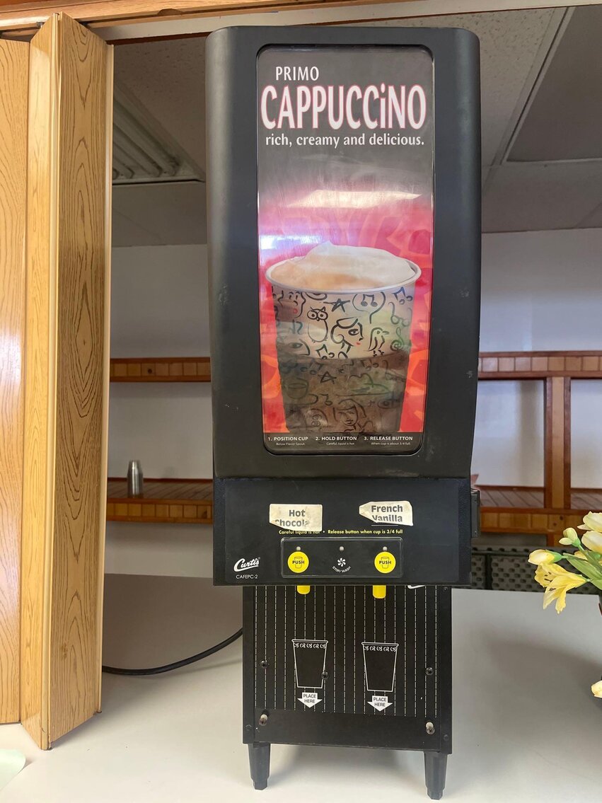 Image for 2006 Jeep Commander, Office / School Equipment and Furniture, Electronics, and Home Decor (Secor)